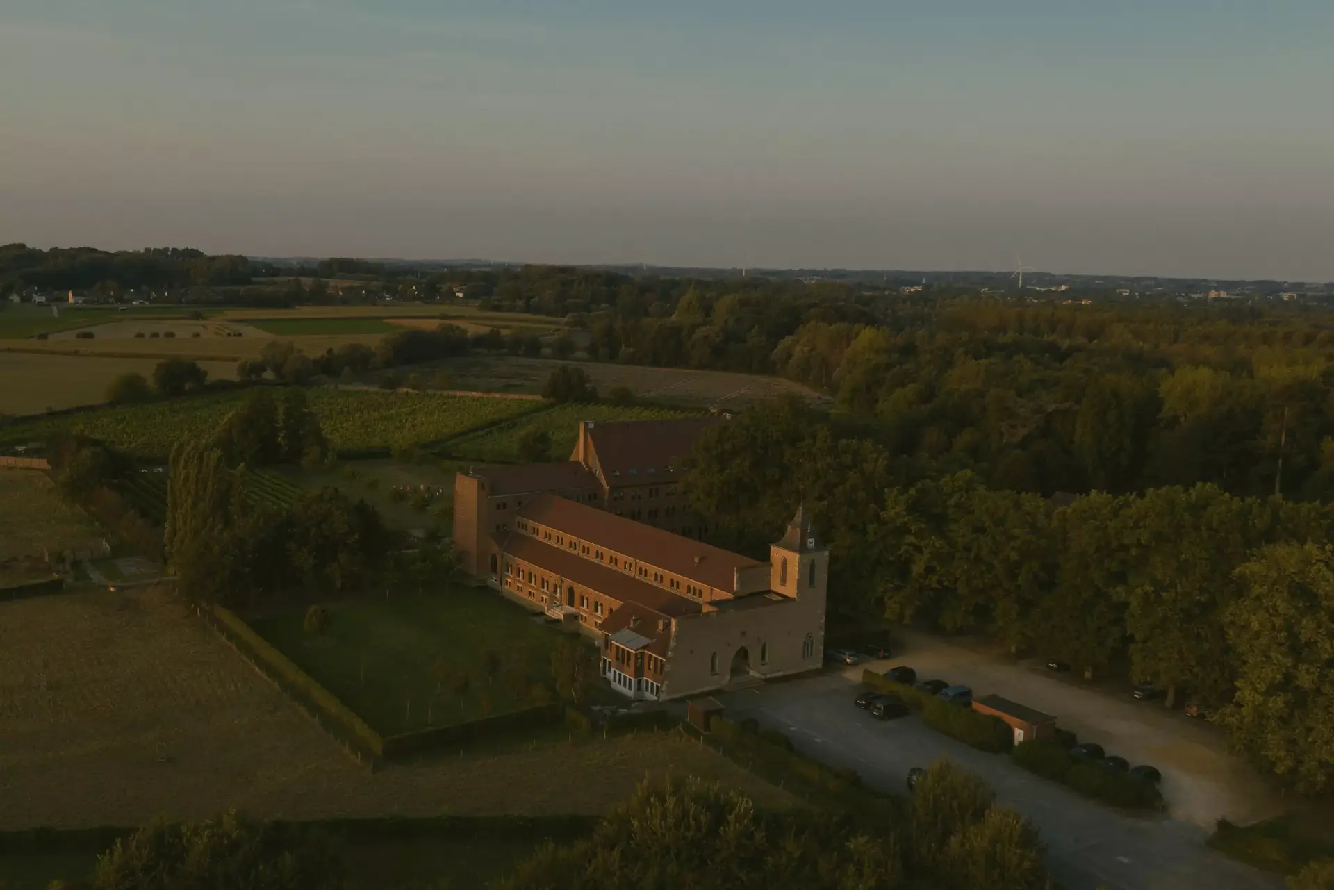 Luchtfoto van De Kluizerij in Affligem, de thuis van het Vitaliteitscentrum